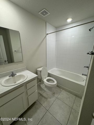 5984 CREEKSIDE CROSSING Drive, Jacksonville, FL 32210