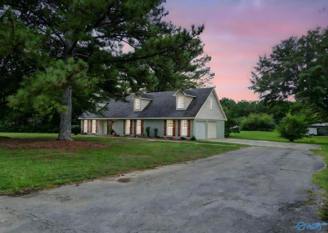 233 Shaw Road NW, Hartselle, AL 35640