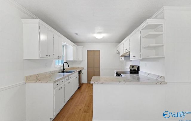 233 Shaw Road NW, Hartselle, AL 35640