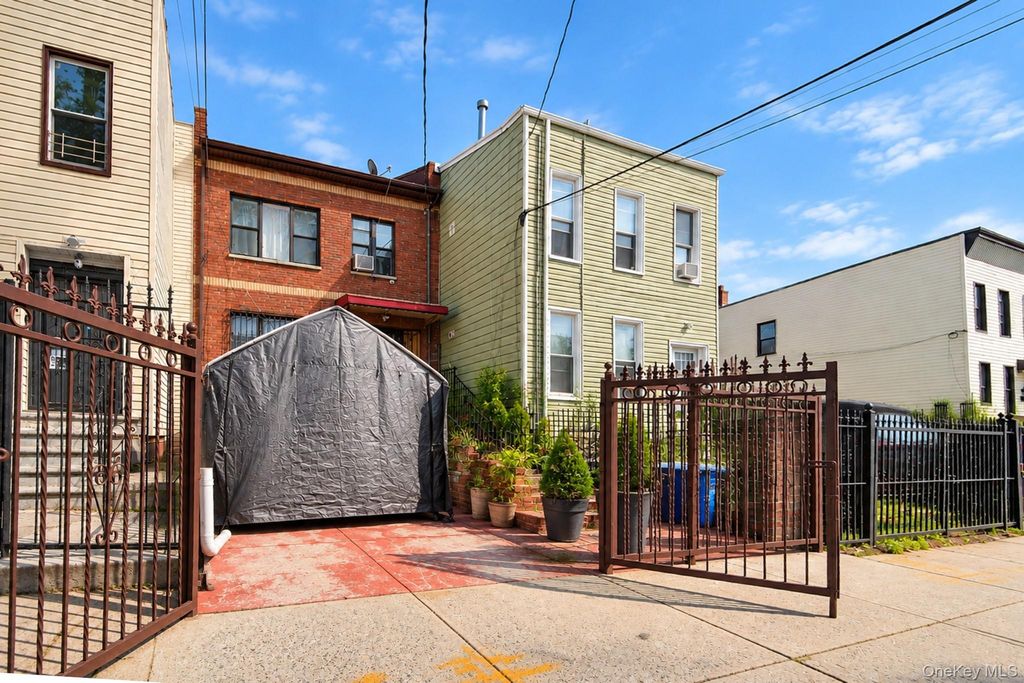 121 Montauk Avenue, Brooklyn, NY 11208 — photo 3