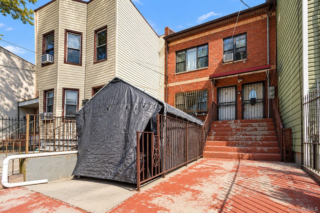 121 Montauk Avenue, Brooklyn, NY 11208 — photo 4