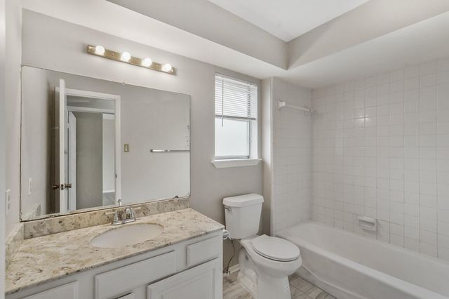 10814 Sugar Hill Drive A, Houston, TX 77042