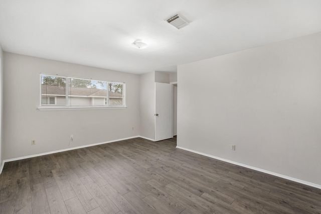 10814 Sugar Hill Drive A, Houston, TX 77042