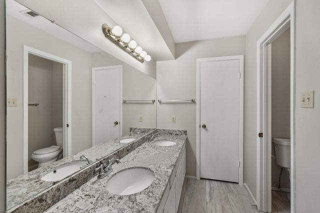 10814 Sugar Hill Drive A, Houston, TX 77042