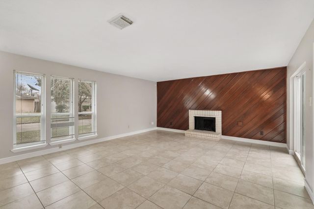 10814 Sugar Hill Drive A, Houston, TX 77042