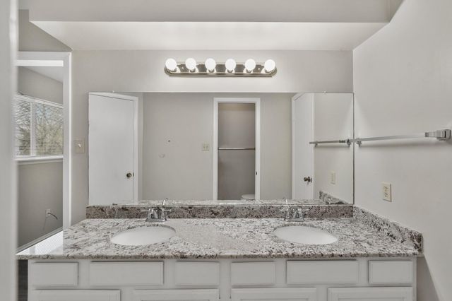 10814 Sugar Hill Drive A, Houston, TX 77042