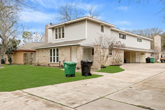 10814 Sugar Hill Drive A, Houston, TX 77042
