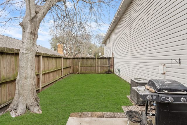 10814 Sugar Hill Drive A, Houston, TX 77042