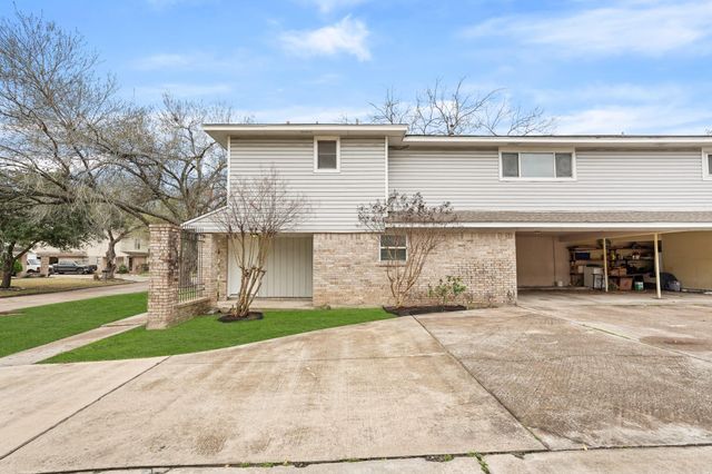 10814 Sugar Hill Drive A, Houston, TX 77042