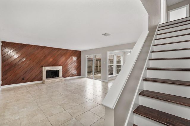 10814 Sugar Hill Drive A, Houston, TX 77042