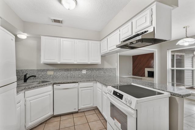 10814 Sugar Hill Drive A, Houston, TX 77042