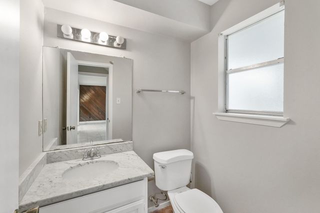 10814 Sugar Hill Drive A, Houston, TX 77042