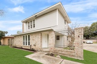 10814 Sugar Hill Drive A, Houston, TX 77042