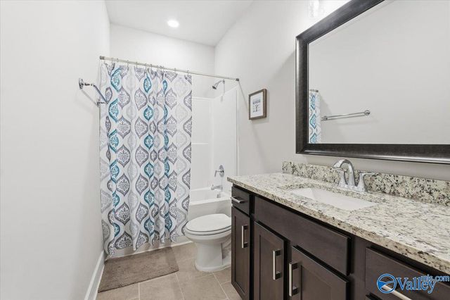 457 Legend Oak Way SW, Huntsville, AL 35824