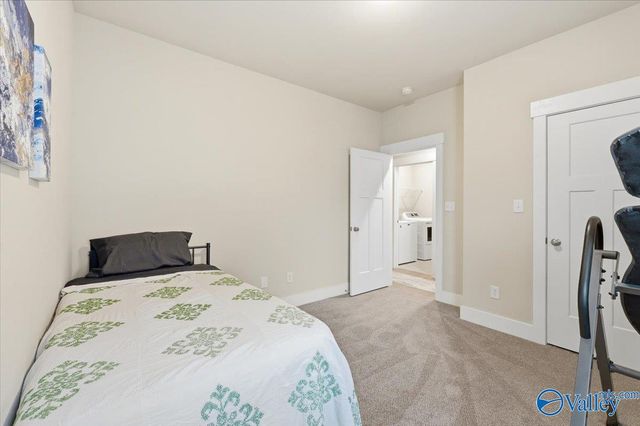 457 Legend Oak Way SW, Huntsville, AL 35824