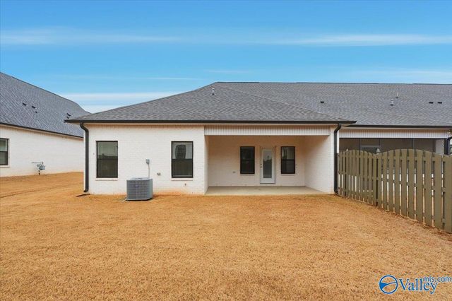 457 Legend Oak Way SW, Huntsville, AL 35824