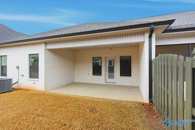 457 Legend Oak Way SW, Huntsville, AL 35824