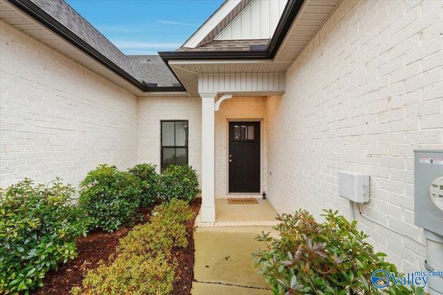 457 Legend Oak Way SW, Huntsville, AL 35824