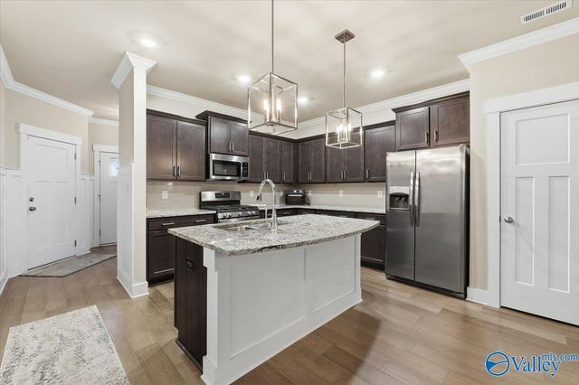 457 Legend Oak Way SW, Huntsville, AL 35824