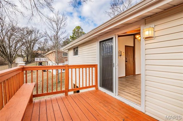 52 Glenwood Drive, Fenton, MO 63026