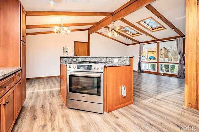 52 Glenwood Drive, Fenton, MO 63026