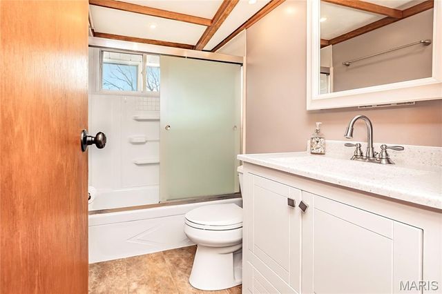 52 Glenwood Drive, Fenton, MO 63026