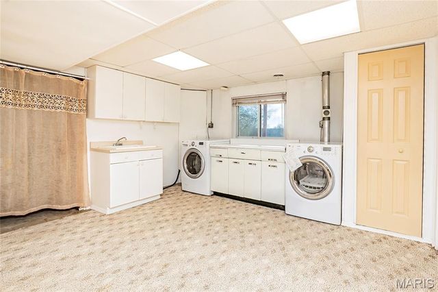 52 Glenwood Drive, Fenton, MO 63026