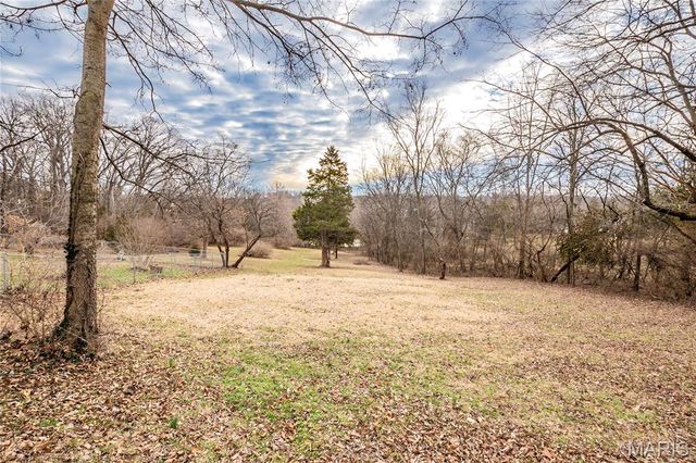 52 Glenwood Drive, Fenton, MO 63026