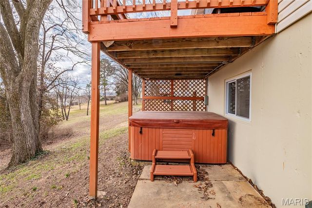 52 Glenwood Drive, Fenton, MO 63026