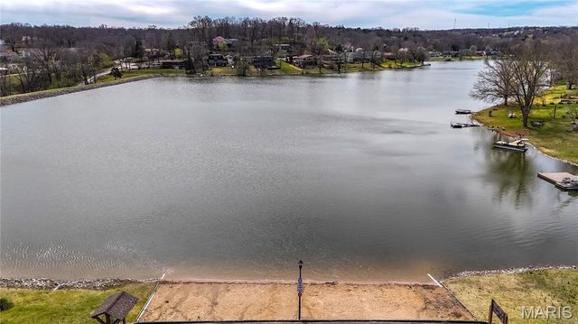 52 Glenwood Drive, Fenton, MO 63026