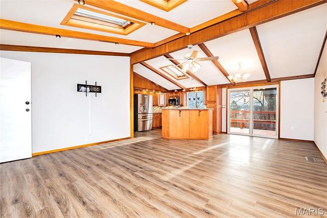 52 Glenwood Drive, Fenton, MO 63026