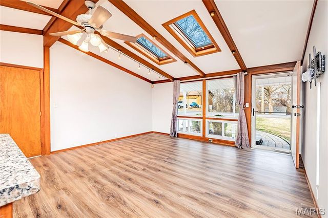 52 Glenwood Drive, Fenton, MO 63026