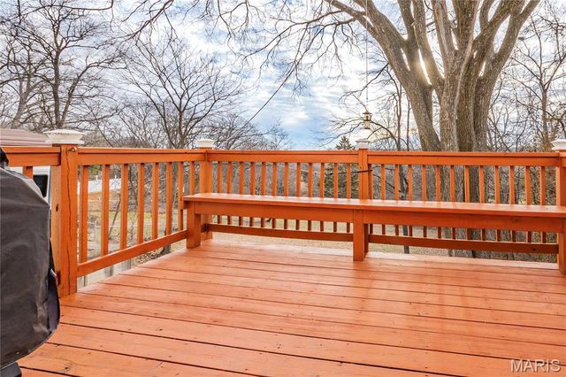 52 Glenwood Drive, Fenton, MO 63026