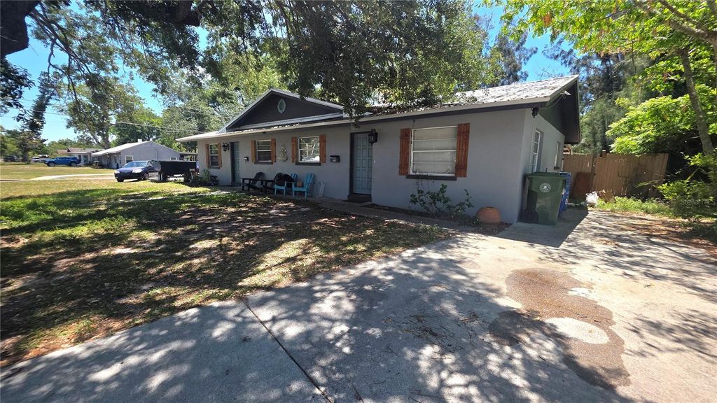 Image 1 of property listing at 2126 2ND AVENUE E, Bradenton, FL 34208