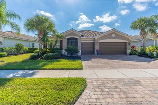 9332 Fieldstone LN, Naples, FL 34120