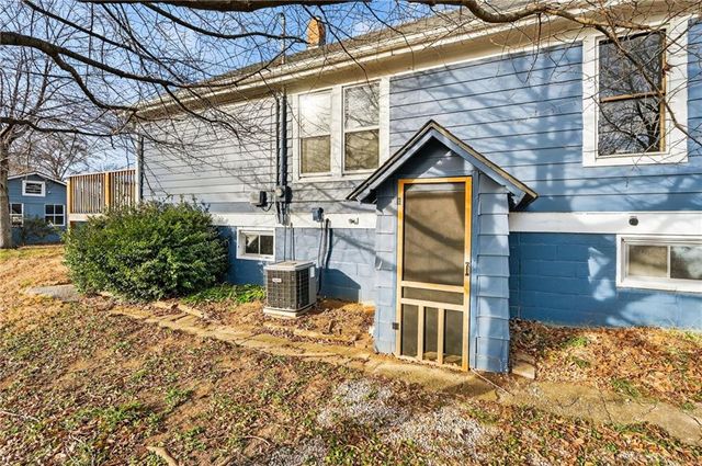 724 N Osage Street, Independence, MO 64050