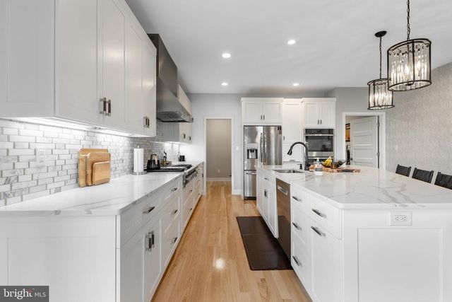 229 IVY HILL DR, State College, PA 16801