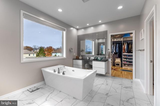 229 IVY HILL DR, State College, PA 16801