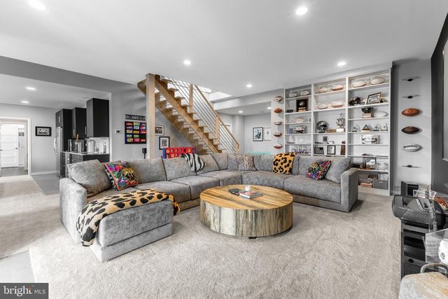 229 IVY HILL DR, State College, PA 16801