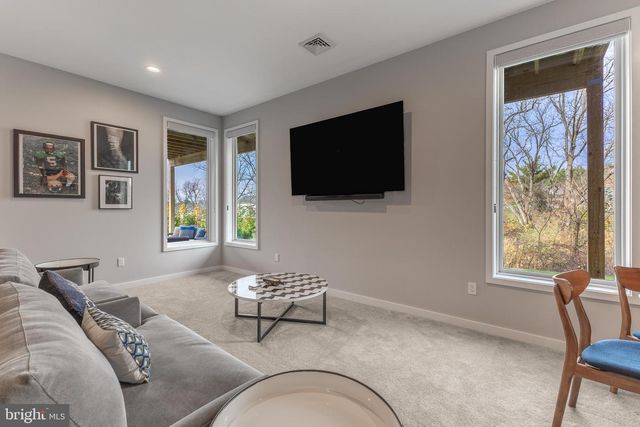 229 IVY HILL DR, State College, PA 16801