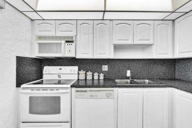 6670 Royal Palm Boulevard 110, Margate, FL 33063