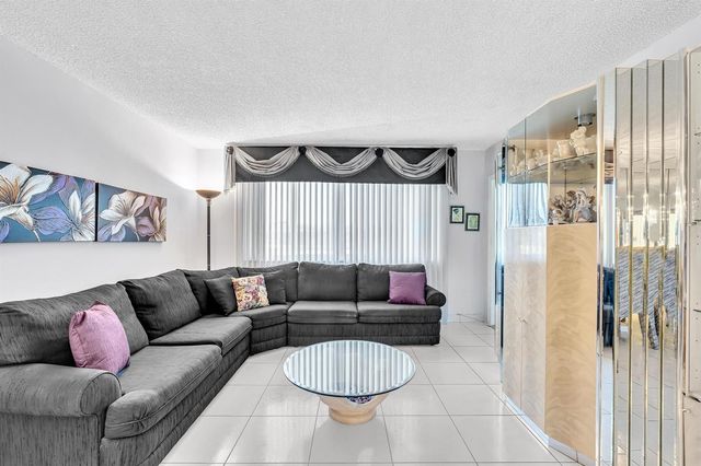 6670 Royal Palm Boulevard 110, Margate, FL 33063