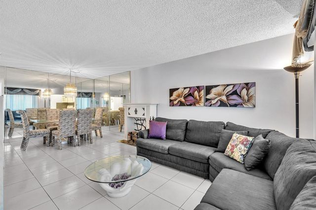 6670 Royal Palm Boulevard 110, Margate, FL 33063