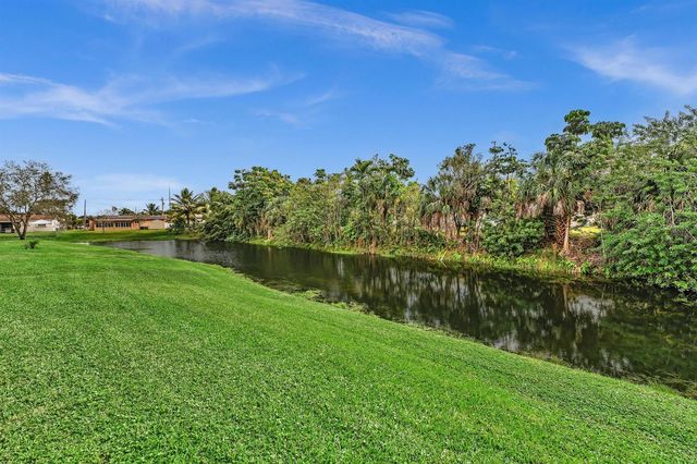 6670 Royal Palm Boulevard 110, Margate, FL 33063