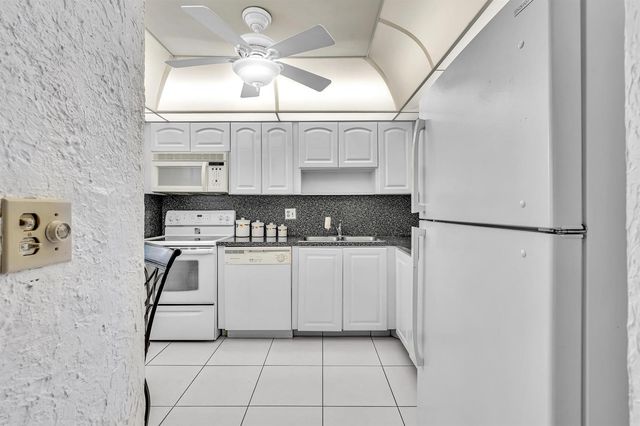 6670 Royal Palm Boulevard 110, Margate, FL 33063
