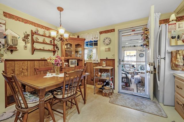 32 Harriet Rd, Abington, MA 02351