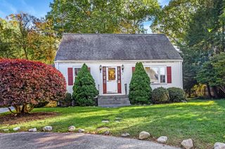 32 Harriet Rd, Abington, MA 02351