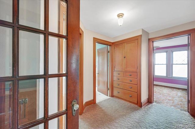 17321 E 11 Mile Road, Roseville, MI 48066