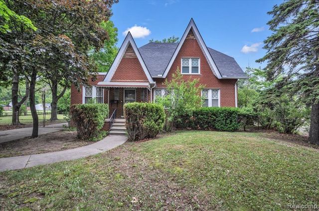 17321 E 11 Mile Road, Roseville, MI 48066