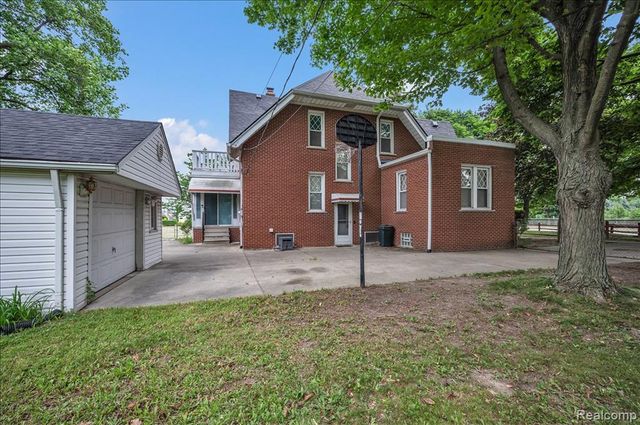 17321 E 11 Mile Road, Roseville, MI 48066